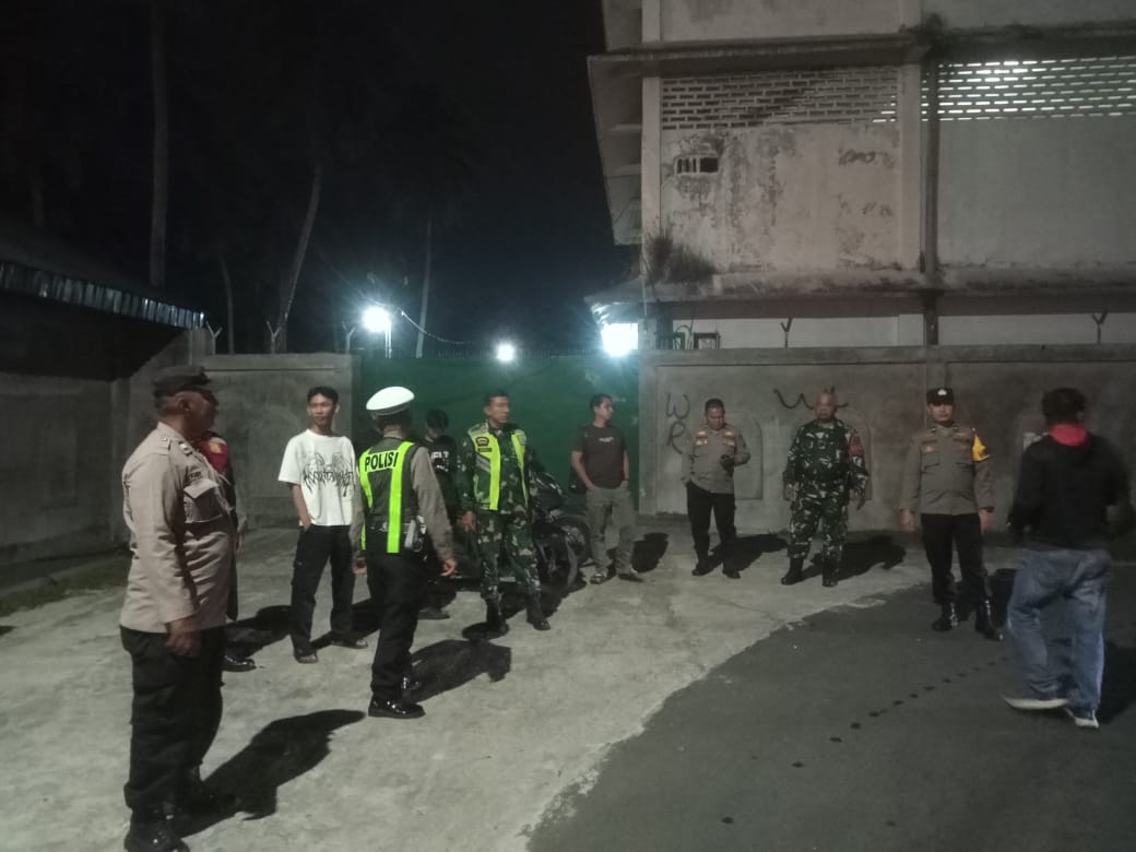 POLSEK KOTA KISARAN DAN KORAMIL 06 GELAR PATROLI GABUNGAN SKALA BESAR UNTUK CIPTAKAN KAMTIBMAS KONDUSIF